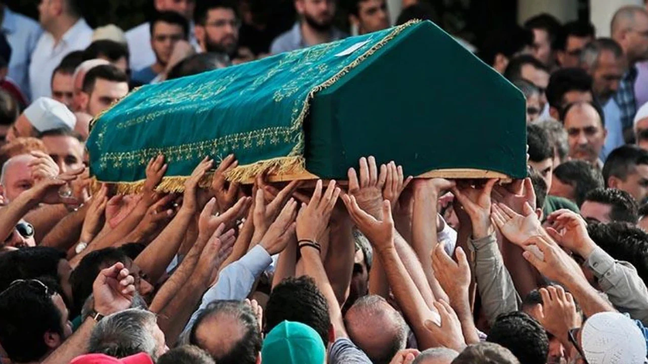 İzmit'te 87 yaşındaki Hilmiye Karakaya hayatını kaybetti: Cenaze töreni düzenlendi