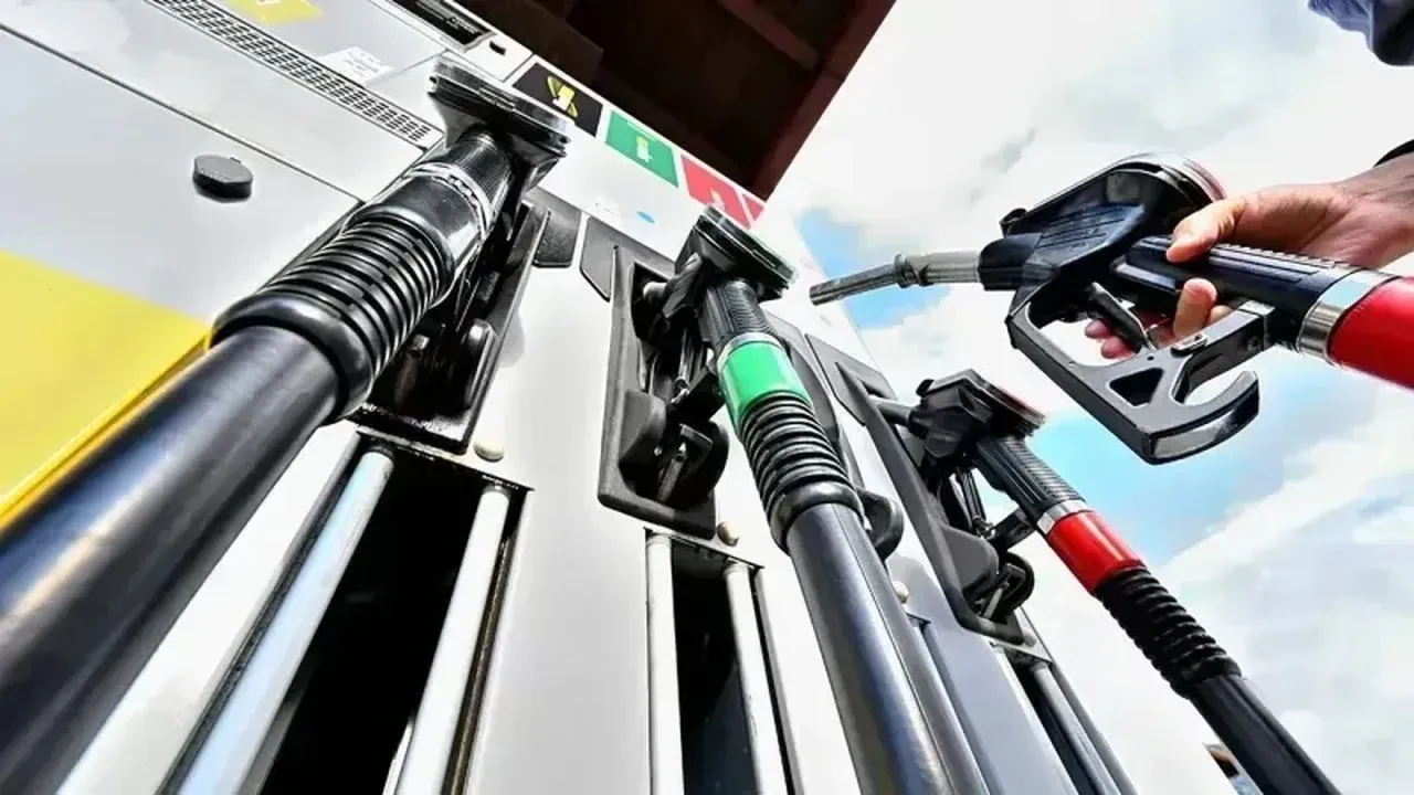 Kocaeli'de motorin fiyatları rekor kırdı! Benzine bir zam daha geldi