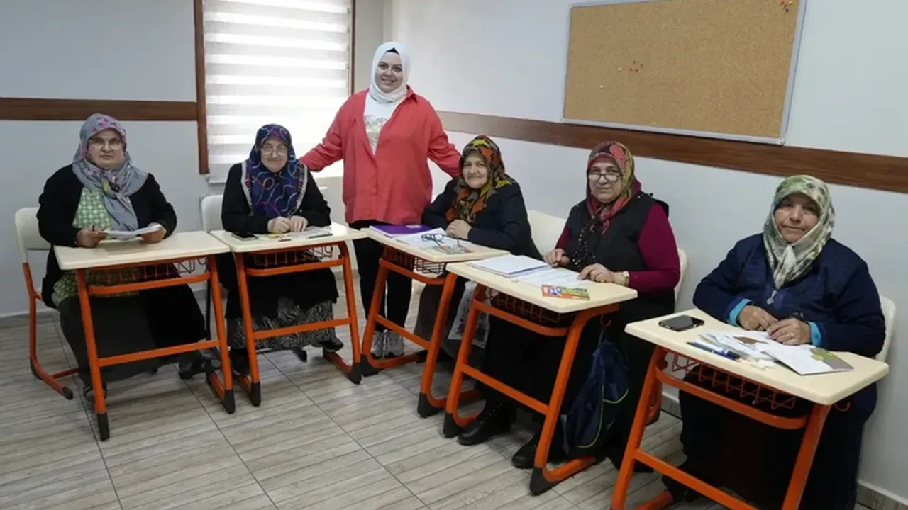 Başiskele'de okuma yazma seferberliğI: Yetişkinler hayallerine kavuşuyor mu?