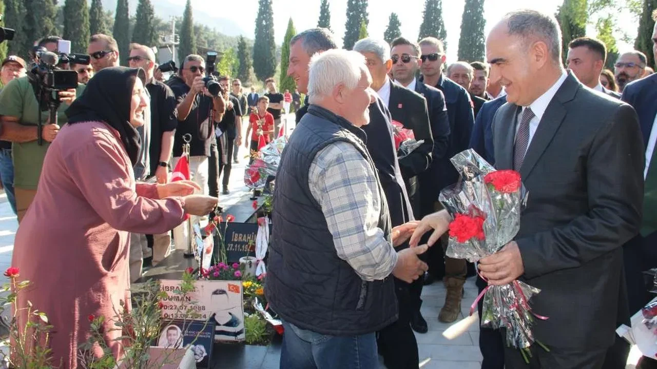 Soma maden faciasının 11. yılı... Şehit madenciler anıldı, acı kayıplar unutulmadı