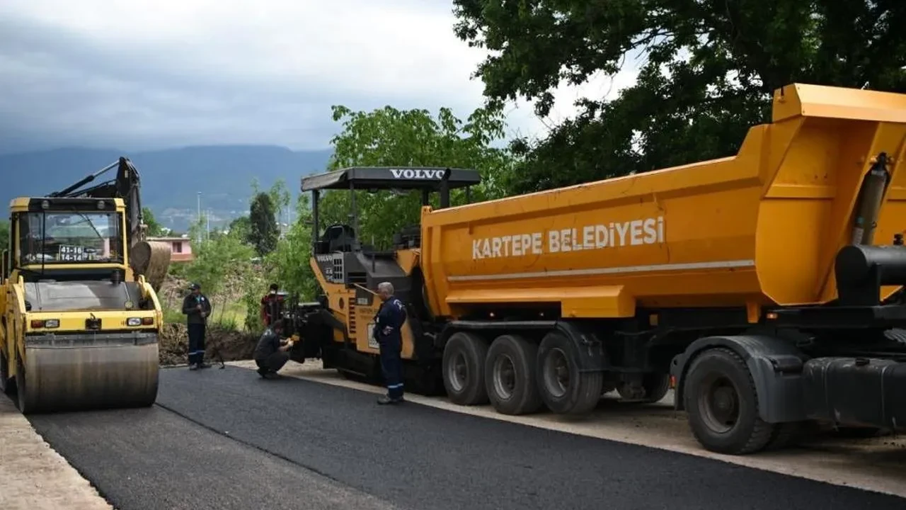 Kartepe'de ulaşım konforu artıyor: Hangi sokaklarda asfalt çalışması yapıldı?
