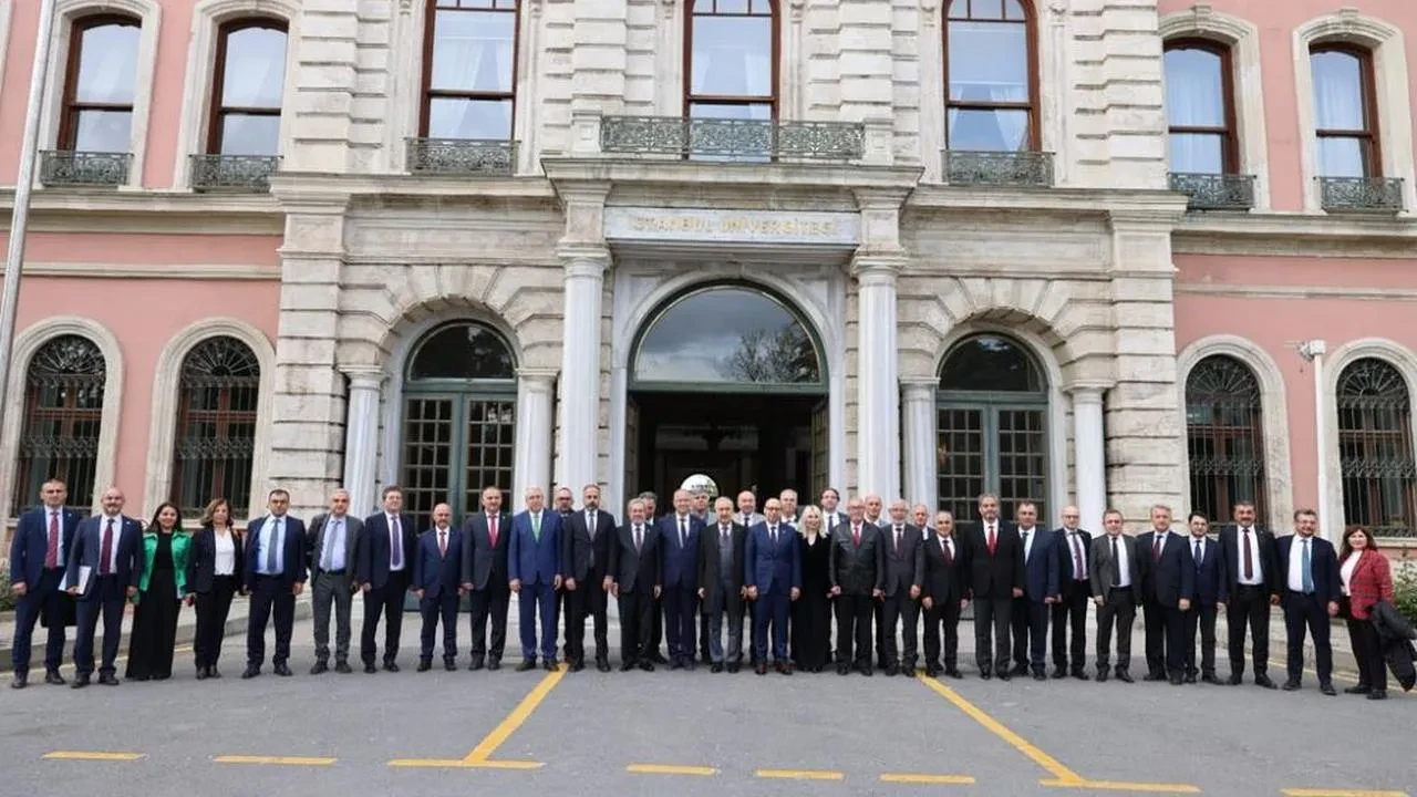 Zonguldak Bülent Ecevit Üniversitesi, üniversite hastanelerinin geleceğini şekillendirecek toplantıya katıldı