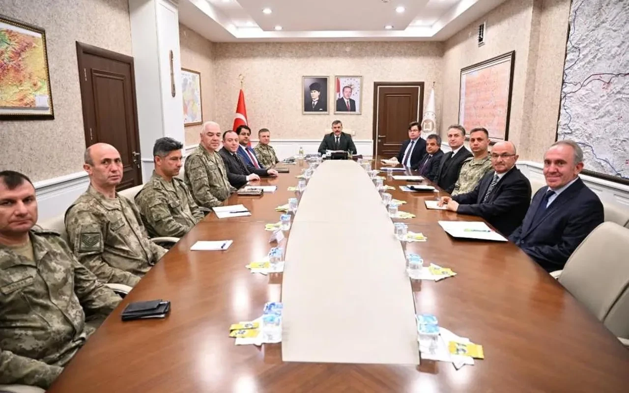 Erzurum'da eğitim binaları için üst düzey toplantı yapıldı