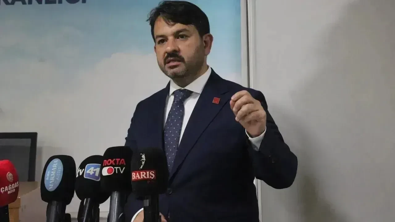 İzmit Belediyesi'nden sendikalara sert eleştiri: "Kendi çıkarlarınızı düşünüyorsunuz!"