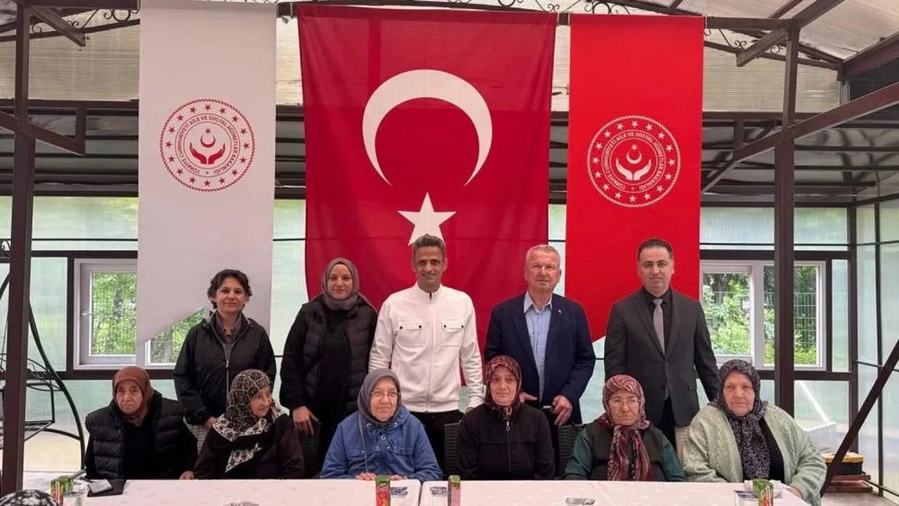 Çaycuma Huzurevi'nde Anneler Günü heyecanı: Kaymakam ve Başkan'dan anlamlı ziyaret
