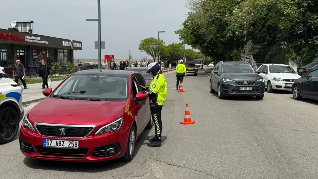 Zonguldak'ta trafik denetimi başladı: Eksik belgelerle yola çıkanlar dikkat