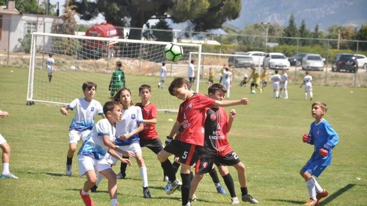 19 Mayıs Futbol Turnuvası'nda şampiyon belli oldu! Ödül töreninden detaylar burada