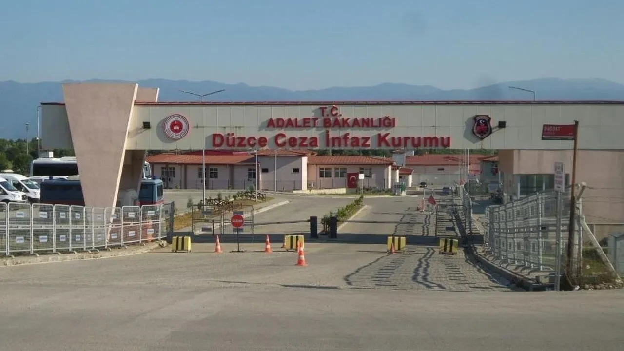 Düzce'de suç oranlarının düşürülmesi için kapsamlı denetimler: 80 şüpheli gözaltında