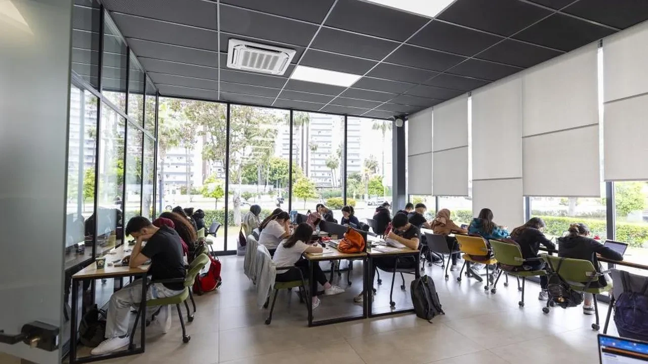 Mersin'de öğrencilere müjde: 11 yeni okuma salonu açıldı