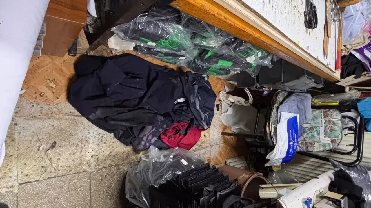 İzmit'te terzi dükkanına çamaşır suyu saldırısı: 100 bin TL zarar, "Örgütlü Plan" şüphesi