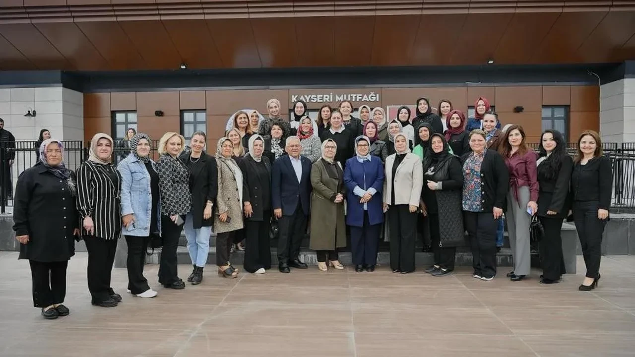 Başkan Büyükkılıç, kadın muhtarlarla buluştu: Kayseri Mutfağı'nda özel buluşma