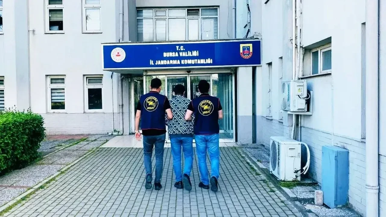 Bursa ve Kocaeli'de dolandırıcılara baskın: 138 bin Lira iade edildi