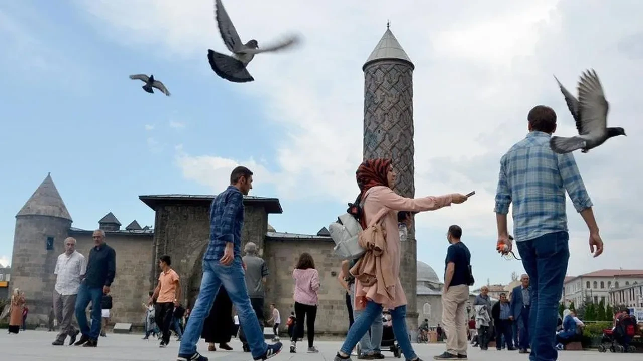Erzurum Sağlık İl Müdürlüğü'nden kritik uyarı: Cilt kanseri farkındalık ayı için alınacak önlemler