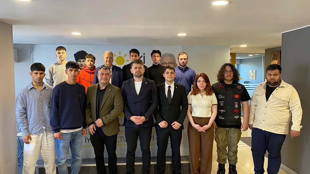 İYİ Parti Derince'de sürpriz atama: Gençlik kolları başkanlığına Berkin Tülay getirildi