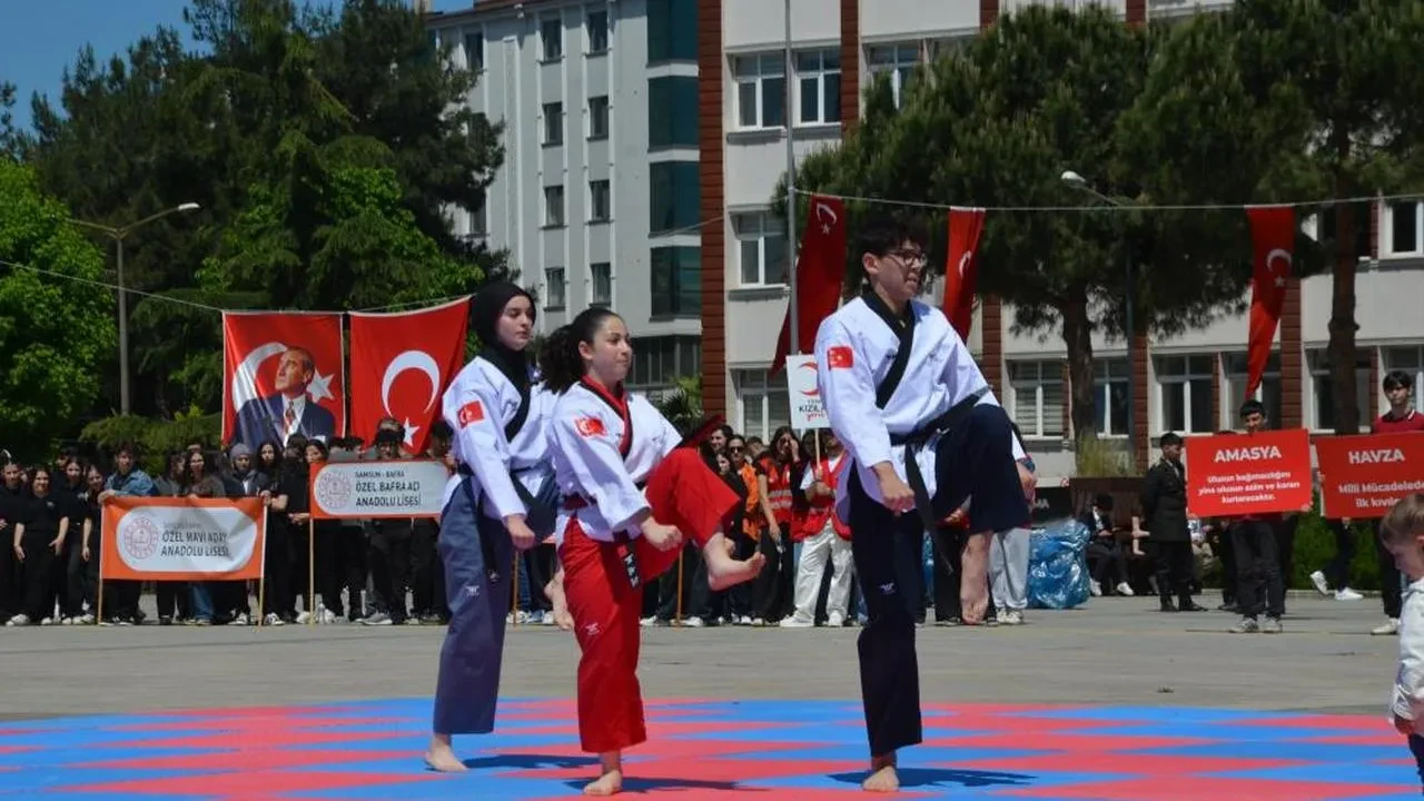 Bafra'da 19 Mayıs Bayramı coşkuyla kutlandı: Gençlerin Ata'ya olan bağlılığı bir kez daha sergilendi!