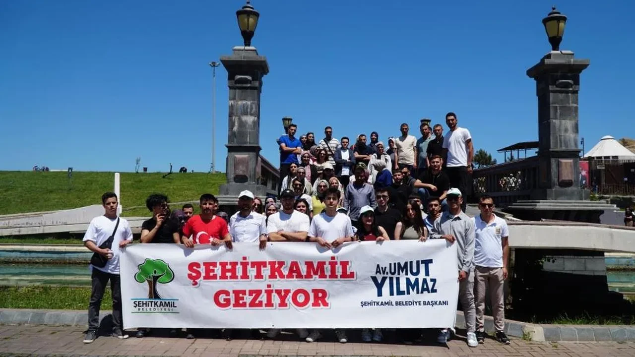 Şehitkamil Belediyesi'nden tarihi gezi: 225 öğrenci Samsun'u ziyaret etti!