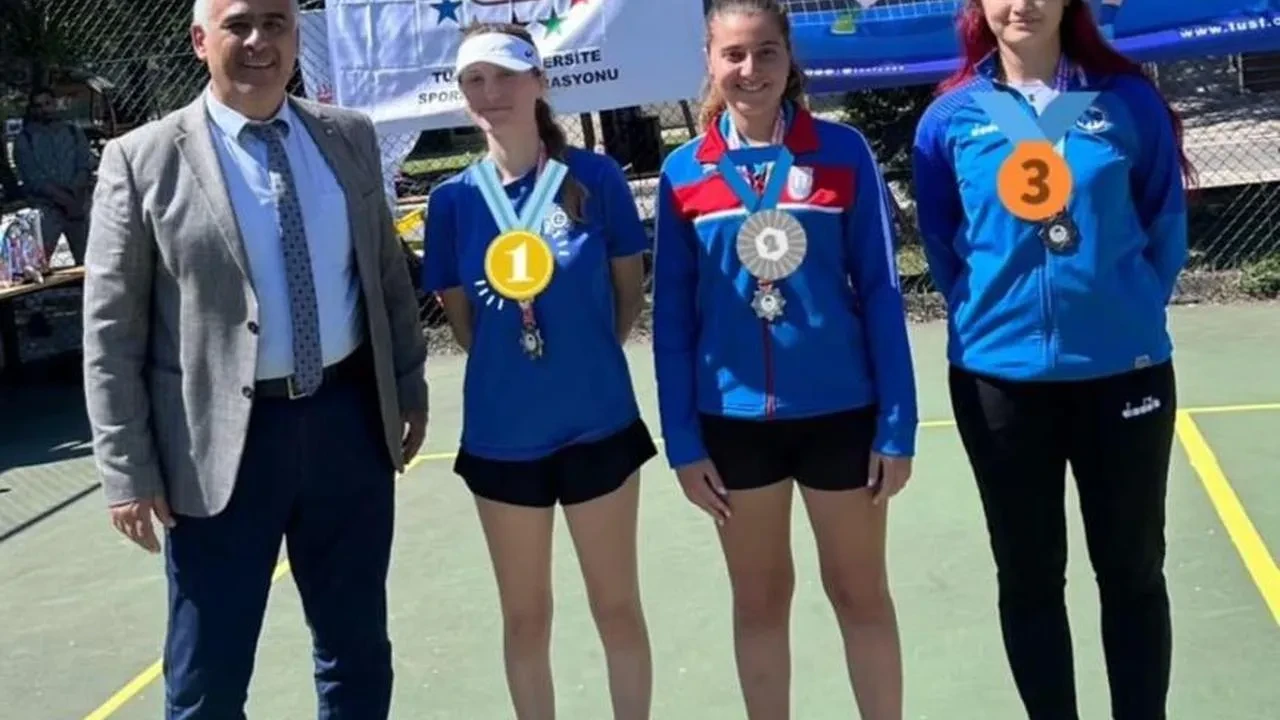 MSKÜ Pickleball Takımı Türkiye Şampiyonası'nda büyük başarı: Bahar Naz Apiş ikincilikle döndü