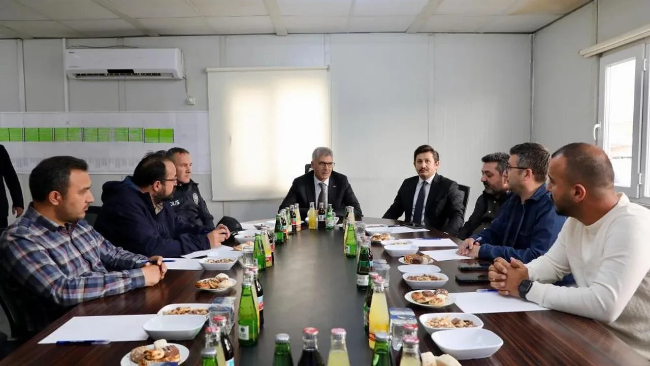 Niğde Valisi Cahit Çelik'ten hızlı tren hattında dikkat çekici inceleme: Projenin bölgeye katkıları büyük olacak