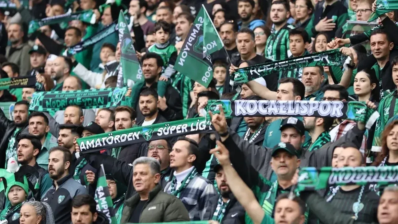 Kocaelispor'un yeni sezon kombine fiyatları tartışma yarattı, yönetim istifaya davet edildi