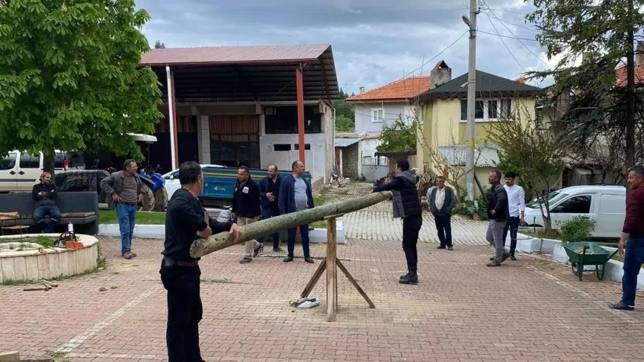 Çal'da Hıdrellez coşkusu: Gıngırgaçla nostaljik oyunlarla birlik ve dayanışma