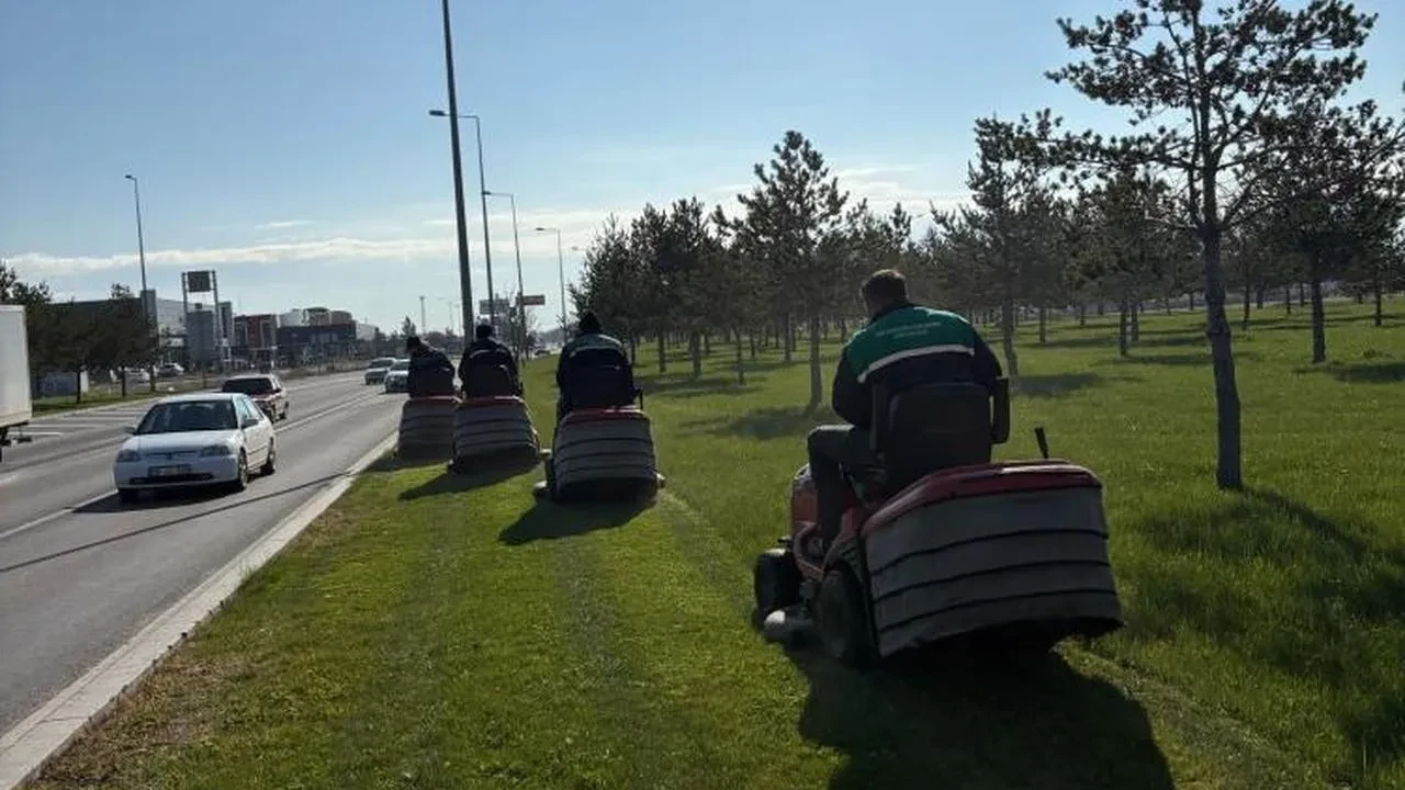 Kayseri'de şehir estetiği için dev adımlar: Yeşil alanlar artıyor, bakım çalışmaları hız kazandı