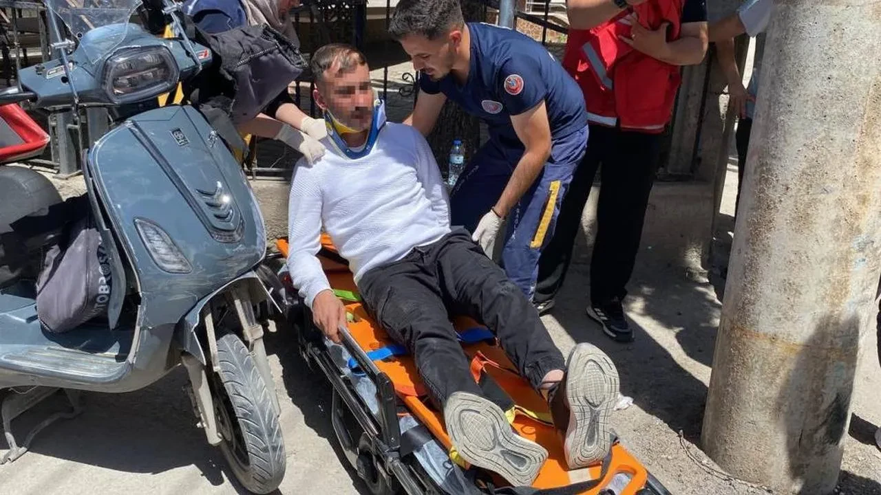 Aksaray'da trafik kazası: Motosiklet sürücüsü hastaneye kaldırıldı!