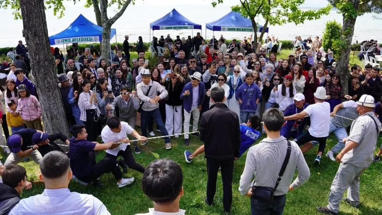 Kırgız geleneği İznik'te yaşatıldı: Şenlikler renkli görüntülere sahne oldu
