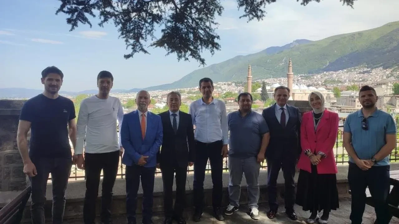 Bursa'da kaçak rehberlik tartışıldı! Abdulkadir Tanrıdağlı'nın ziyaretinde neler konuşuldu?
