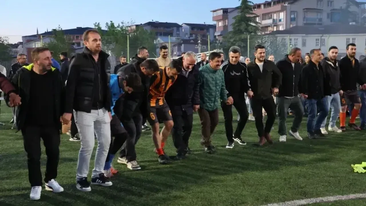 Beylerbeyi Spor, Kandıra'da tarihe geçti: Akçakoca anısına düzenlenen Başkanlık Kupası kazanıldı