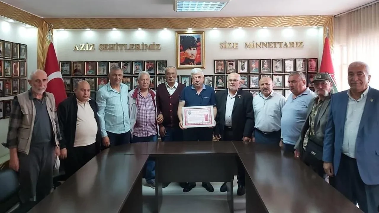 Şehit aileleri ve gazilere destek veren Roşirvan Çekiç'e onursal üyelik