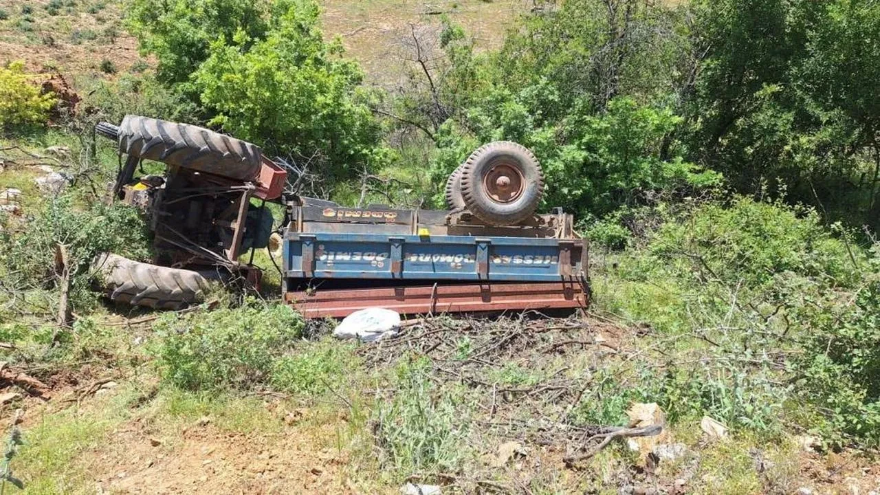 Ödemiş'te traktör devrildi: Sürücü Halil Aksoy hayatını kaybetti
