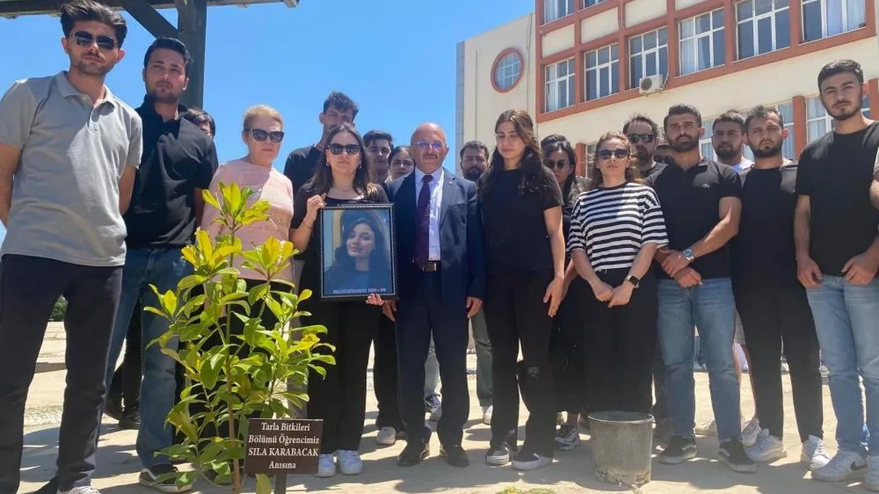 Aydın Adnan Menderes Üniversitesi'nde öğrencilerin anısı için fidan dikimi ve hayır etkinlikleri düzenlendi