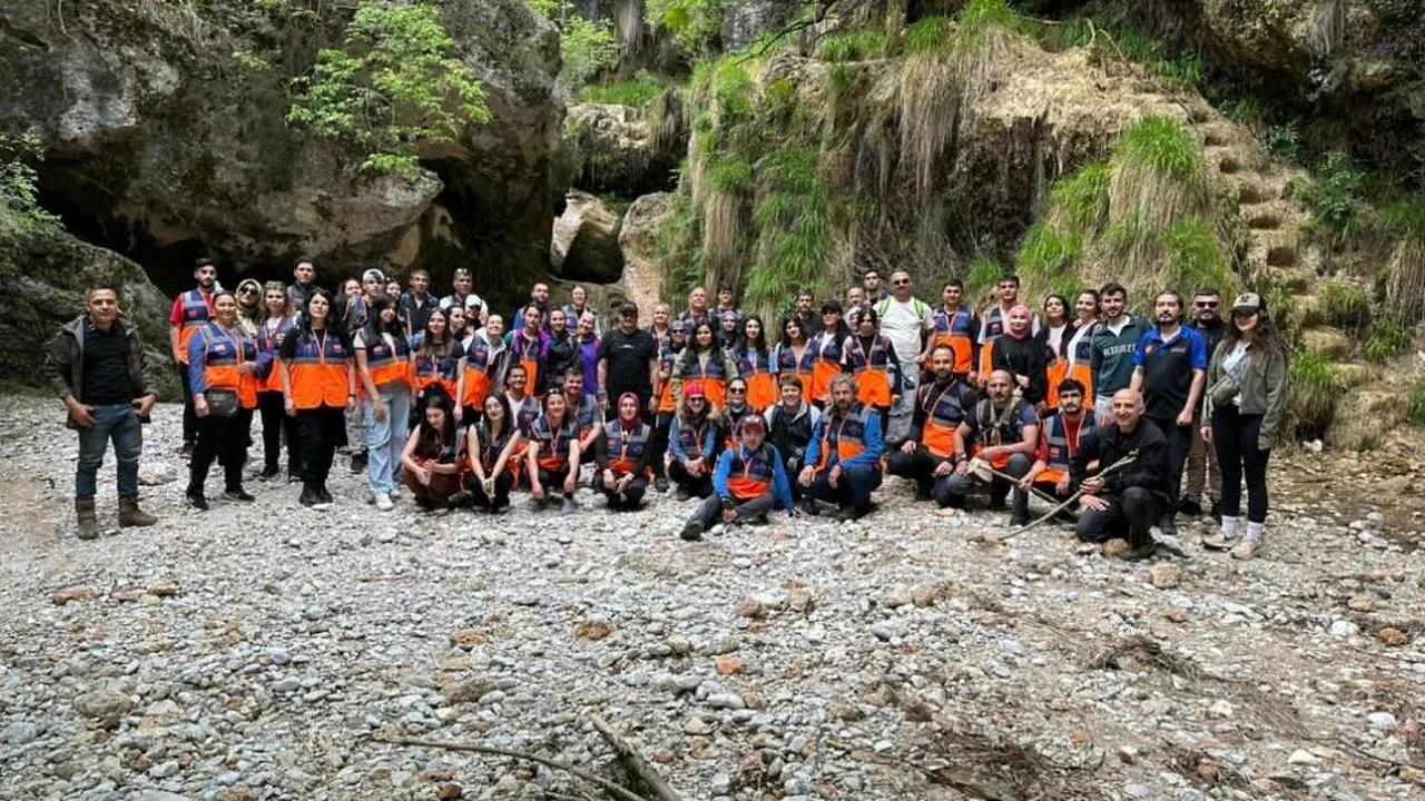 Muğla AFAD, Değirmen Dere Kanyonu'nda afet farkındalığı için doğa yürüyüşü düzenledi