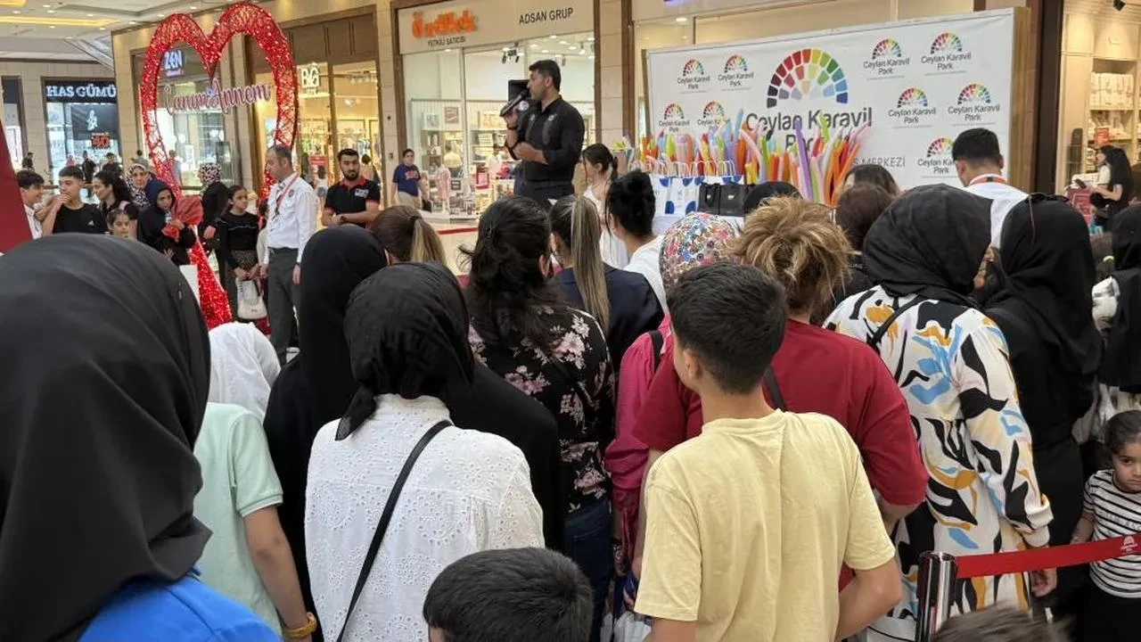 Ceylan Karavil Park AVM'de Anneler Günü etkinlikleriyle duygu dolu anlar yaşandı