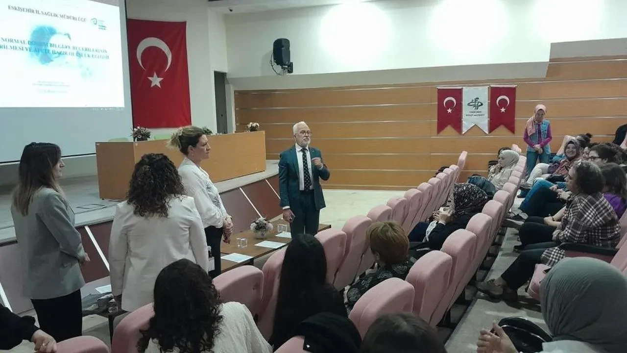 Eskişehir'de ebelerin afetlere karşı hazır olması için özel eğitim programı başladı
