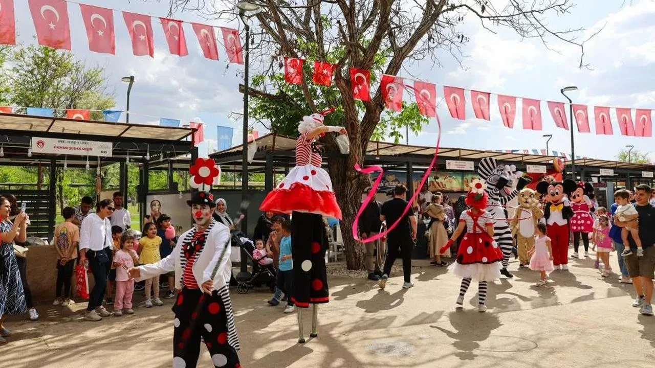 Gaziantep'te Türkiye'nin İlk Anne-Bebek Festivali gerçekleşti: Aile Yılı'na özel coşkulu anlarla sona erdi