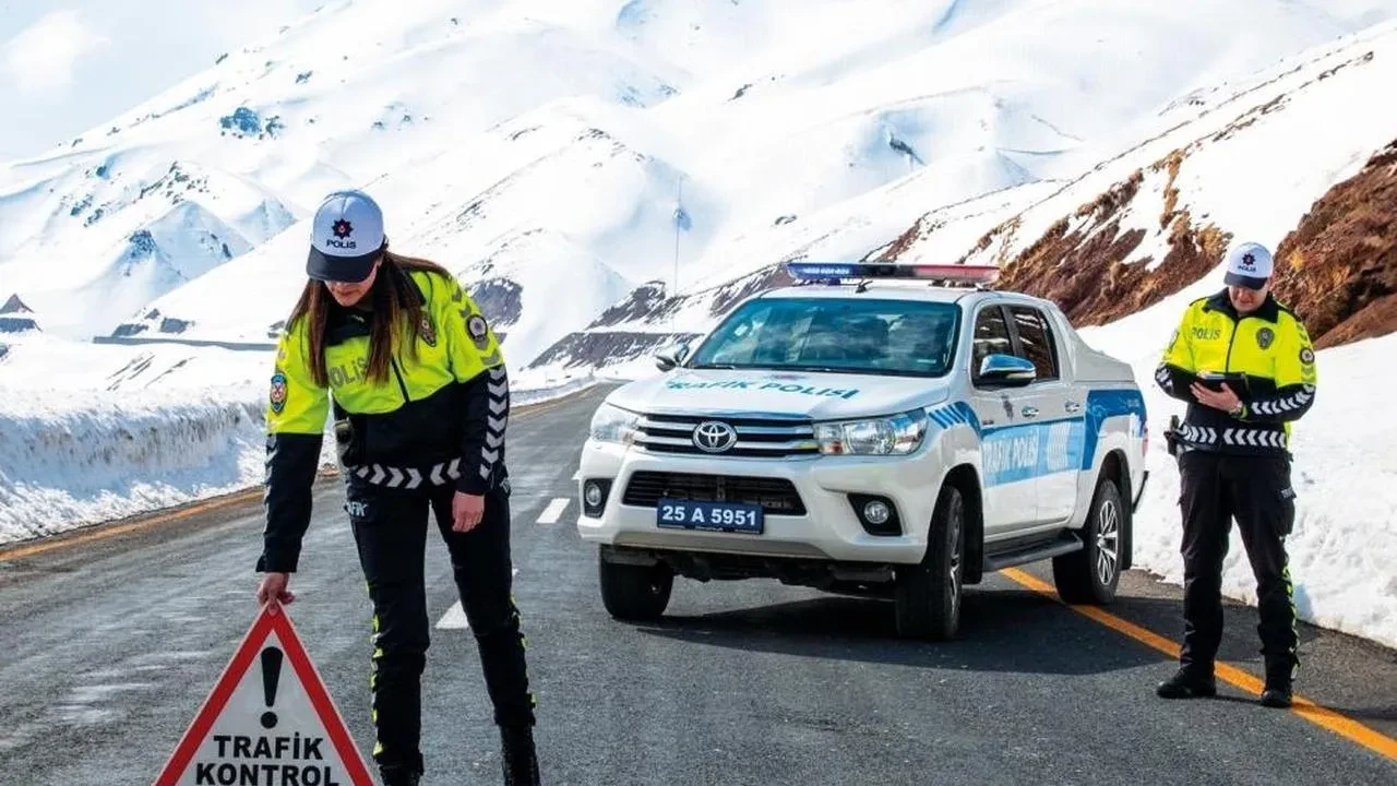 Erzurum'da Nisan ayında trafik kazaları alarm veriyor: 213 maddi hasarlı kaza
