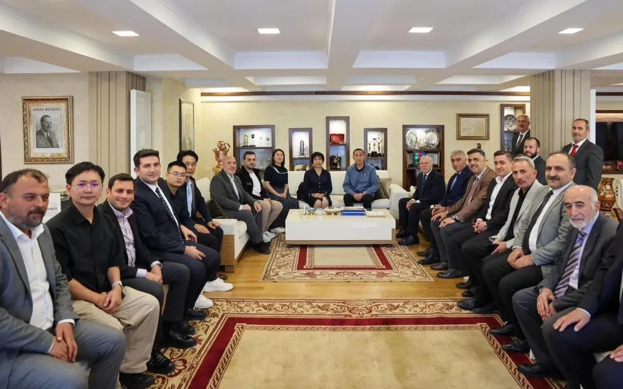 Çinli yatırımcılar Erzurum'da sürdürülebilir enerji için toplandı