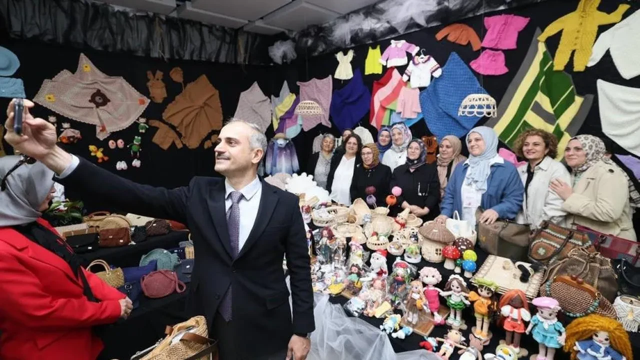 El emeği göz nuru eserler görücüye çıktı: Çayırova'da kadınların başarısı göz doldurdu