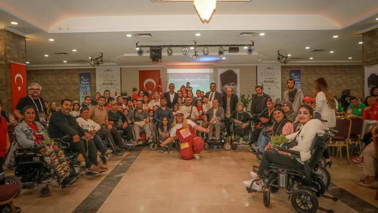 Keçiören Belediyesi'nden Engelliler Haftası ve Anneler Günü'ne özel coşkulu kutlama