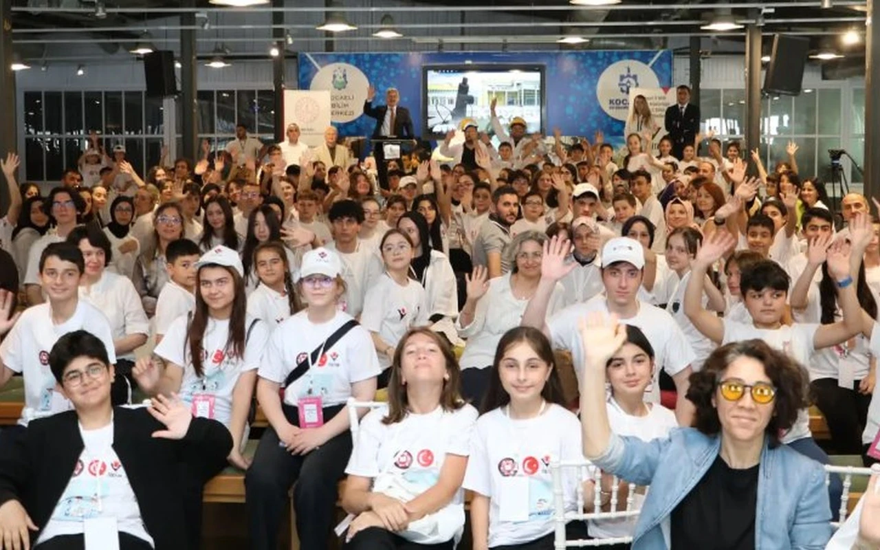 Kocaelide TÜBİTAK Bilim Fuarı 55 projeyle başladı