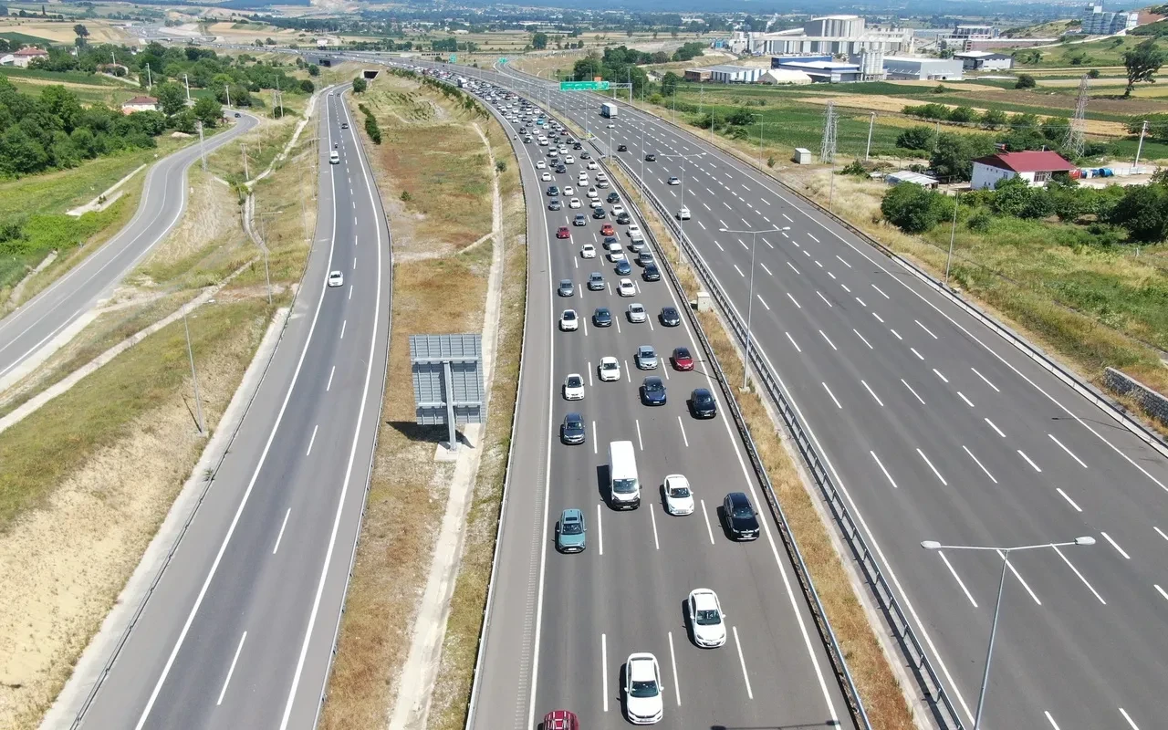 Kurban Bayramı dönüşü Kocaeli trafiği kilitledi