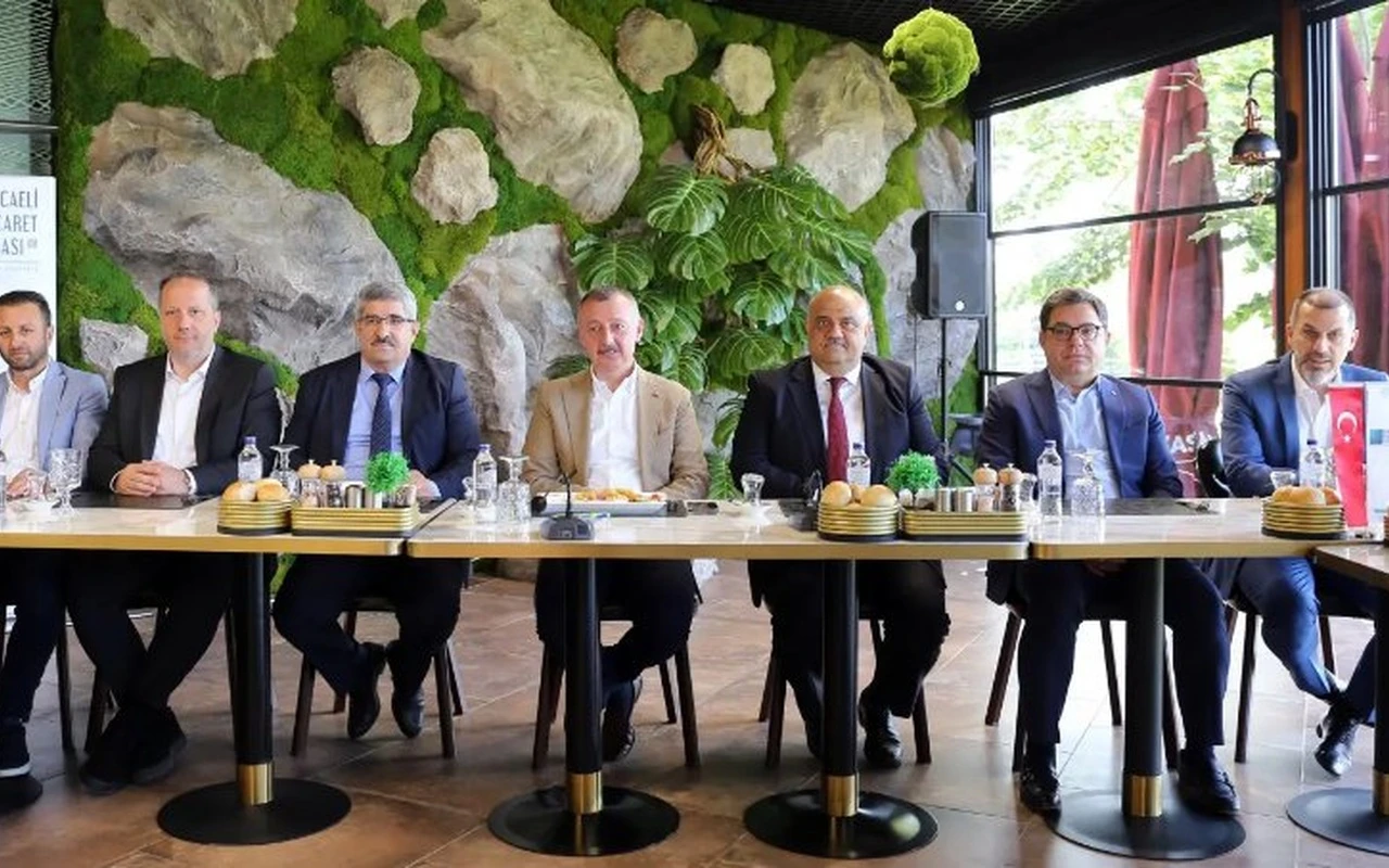 KOTO ve Büyükşehir Başkanı istişare toplantısı yaptı