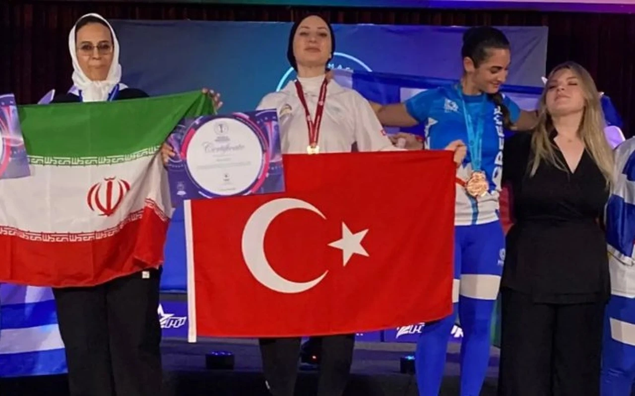 Körfezli Esra Muti dünya masaj şampiyonluğu kazandı