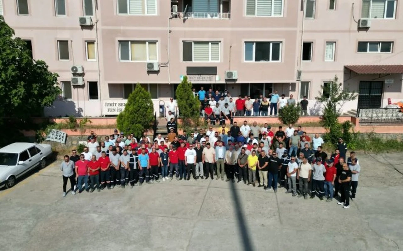 İzmit Başkan Yardımcısı Fen İşleri personeliyle buluştu