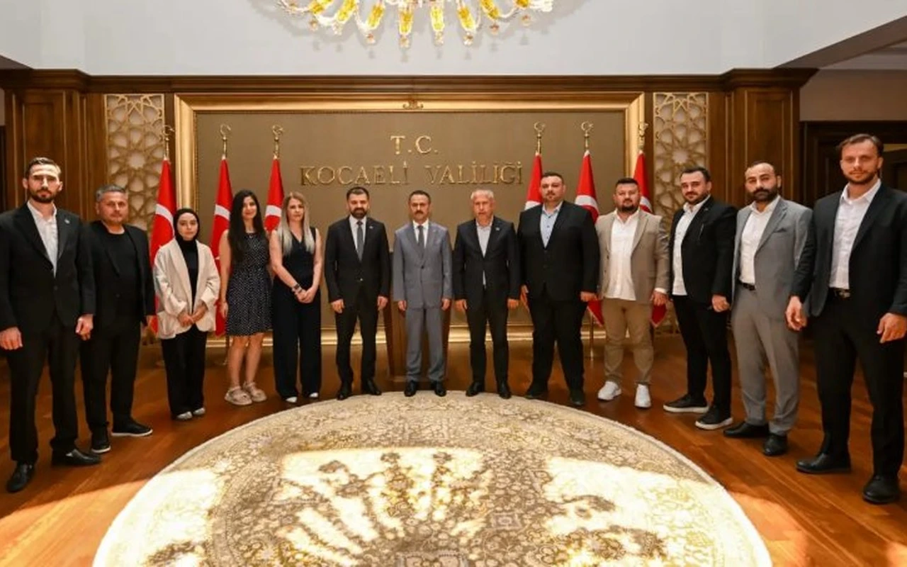 Anahtar Parti İzmit Başkanı Vali Aktaşı ziyaret etti