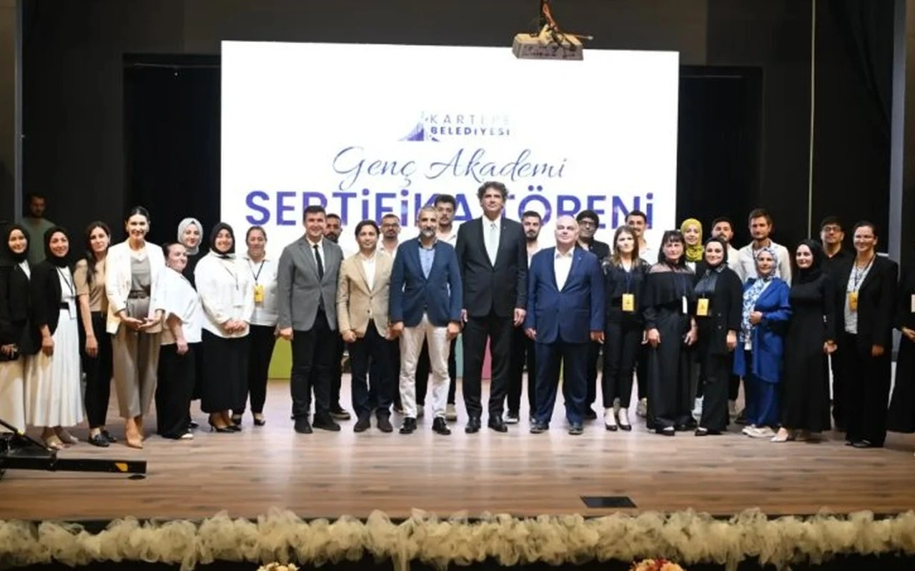 Kartepe Genç Akademi mezunları törenle uğurlandı