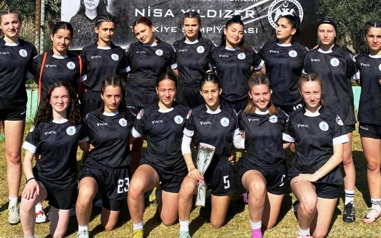 Körfezli U18 ragbici kızlar finallere kaldılar!