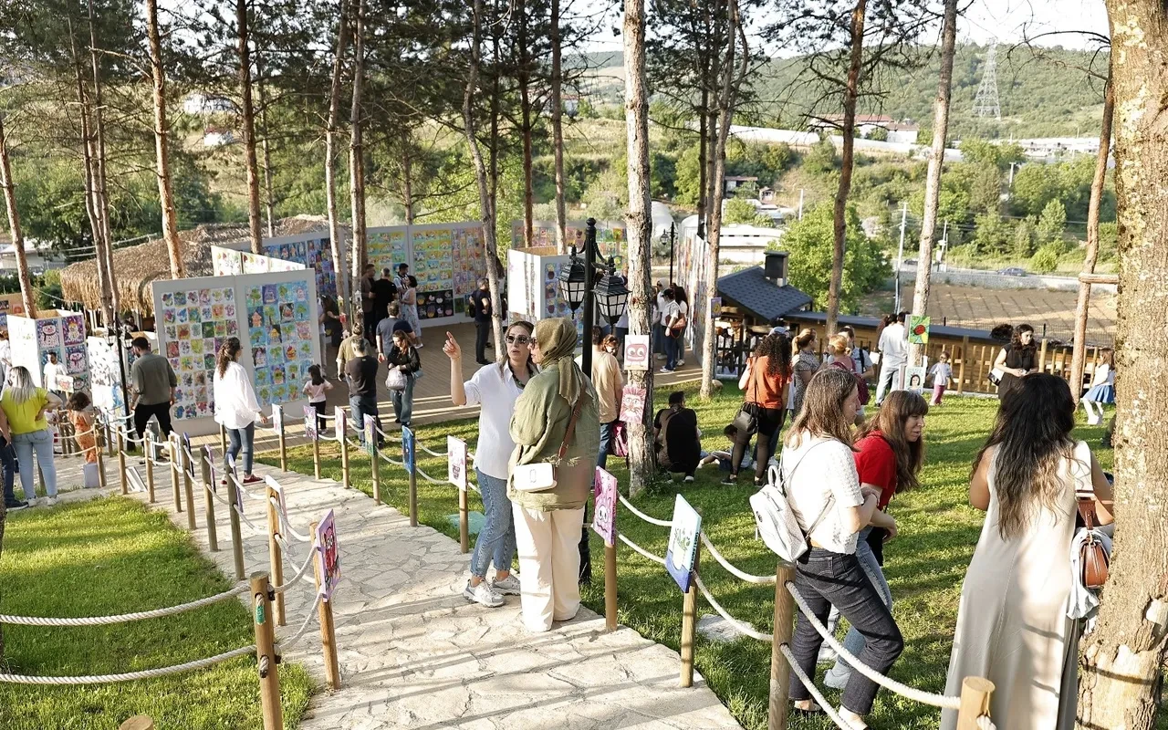 Bilnet Okulları sanat sergisinde minikler buluştu
