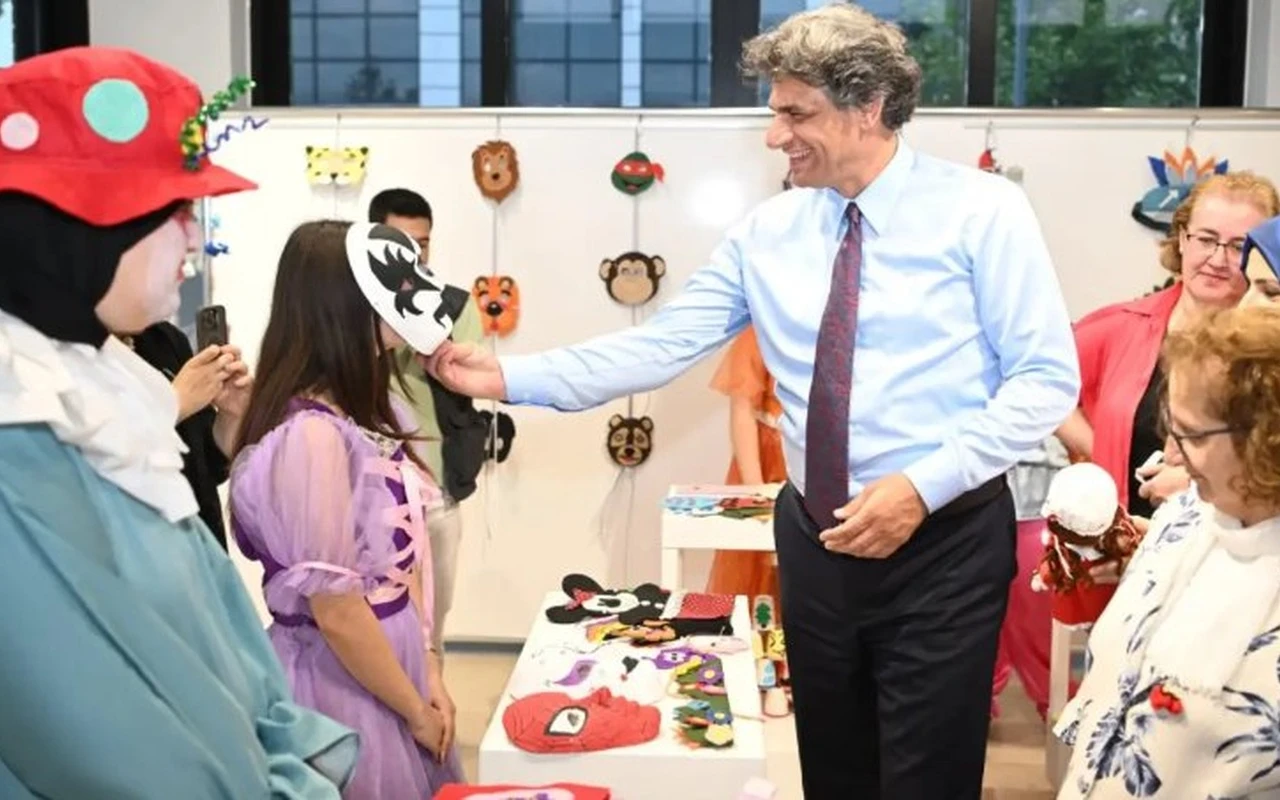 Kartepe Sanat Evinde 100 öğrenci sergi açtı